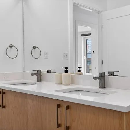 Luxe 3bd Allston