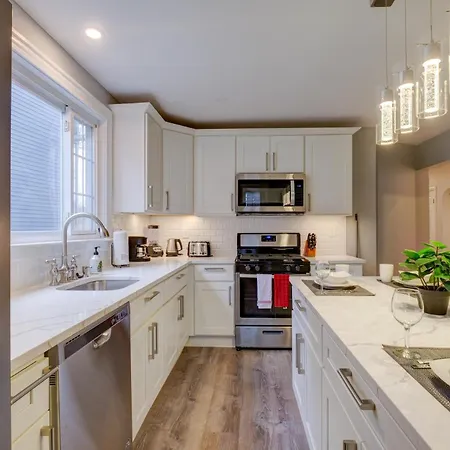 Spacious 2br Apartment *