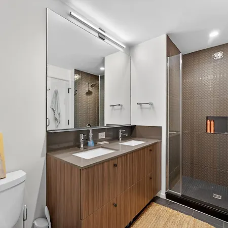 Modern 2br Prime Downtown Location Apartment Boston