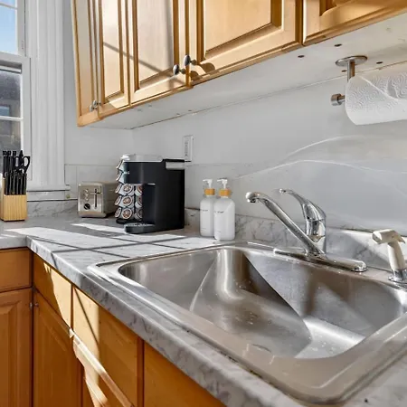 Apartment Charming 2br In *