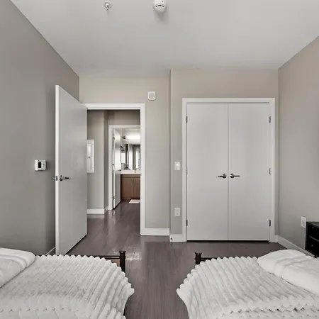 Beautiful Centrally Located 3 Bedroom Boston