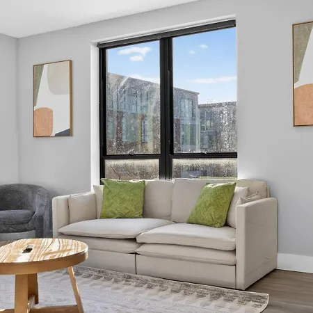 Luxe 3bd Brighton Boston