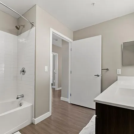 Beautiful Centrally Located 3 Bedroom Boston