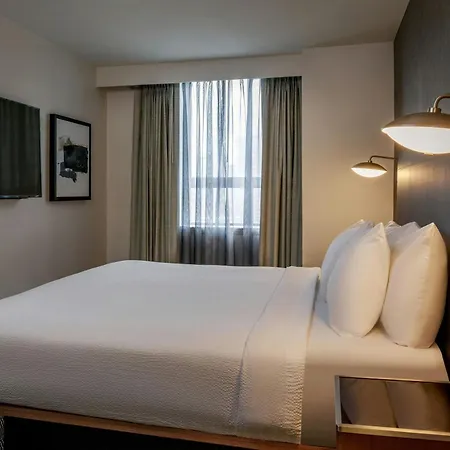 Courtyard By Marriott Downtown Boston