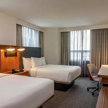 Courtyard By Marriott Downtown