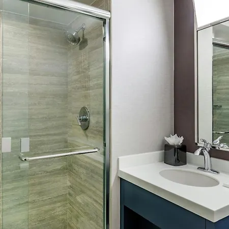 Courtyard By Marriott Downtown Boston