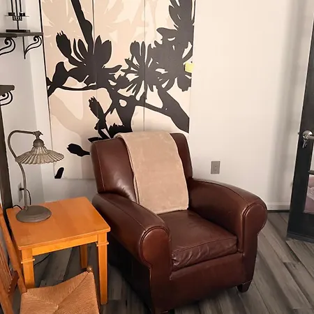 Private Rooms, Shared Bath In A Private Minutes From Logan Airport * Boston