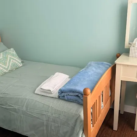 Private Rooms, Shared Bath In A Private Minutes From Logan Airport