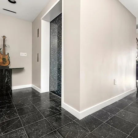 Luxury Massive Penthouse In Watertown Apartment *