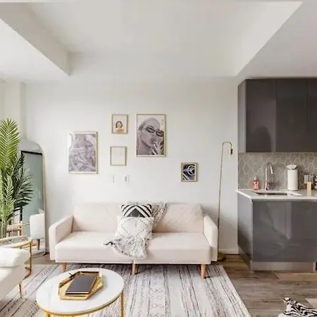 Splendid One-bedroom Sanctuary In *