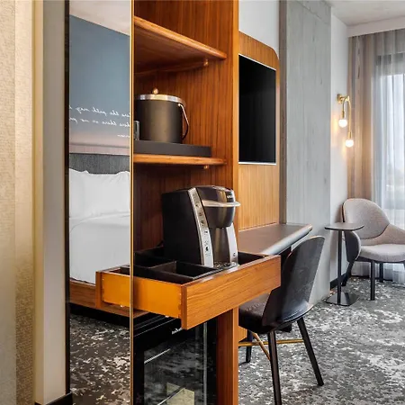 Cambria Downtown - Seaport 4*
