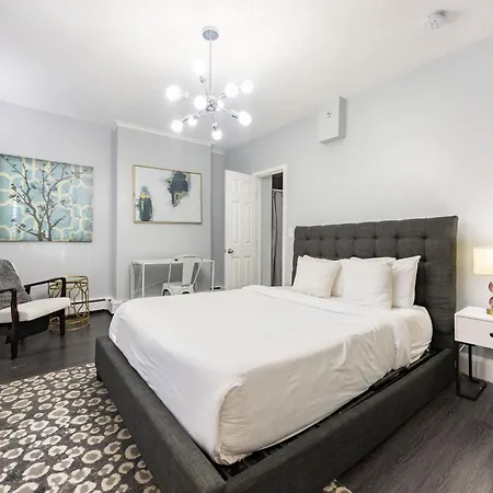 Apartment Lower Level In Hip Bay Village *