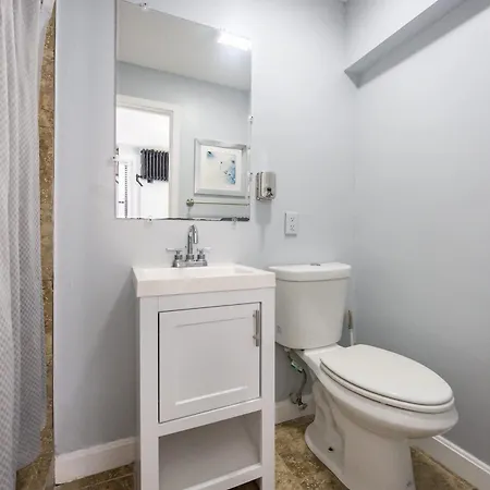Lower Level In Hip Bay Village * Boston
