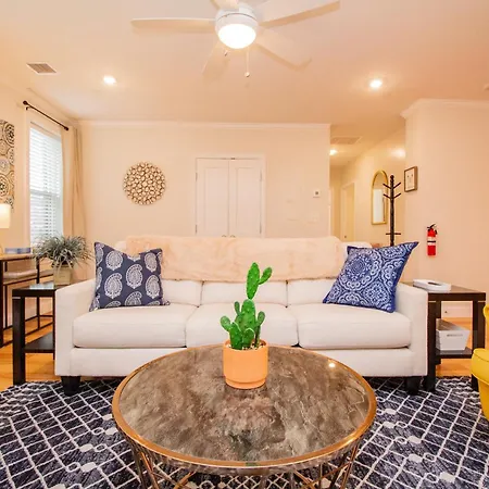 Apartment 2 Bedroom Unit W Elevator & In-unit Laundry Boston