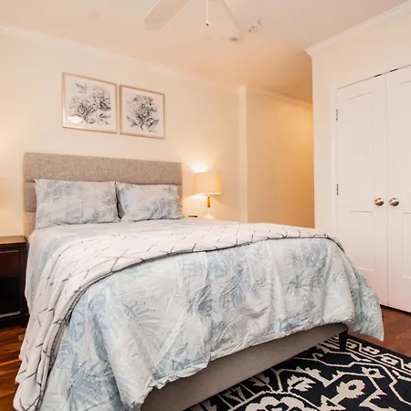 2 Bedroom Unit W Elevator & In-unit Laundry Boston