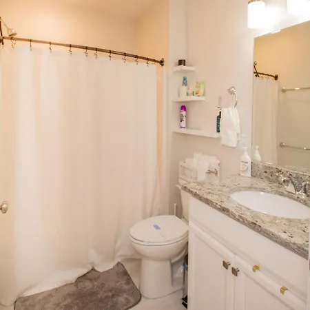 2 Bedroom Unit W Elevator & In-unit Laundry * Boston