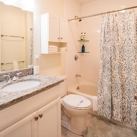 2 Bedroom Unit W Elevator & In-unit Laundry Boston