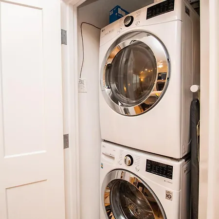 Apartment 2 Bedroom Unit W Elevator & In-unit Laundry Boston