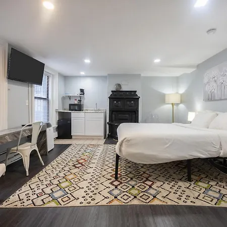 Centrally Located In Boston's Bay * Boston