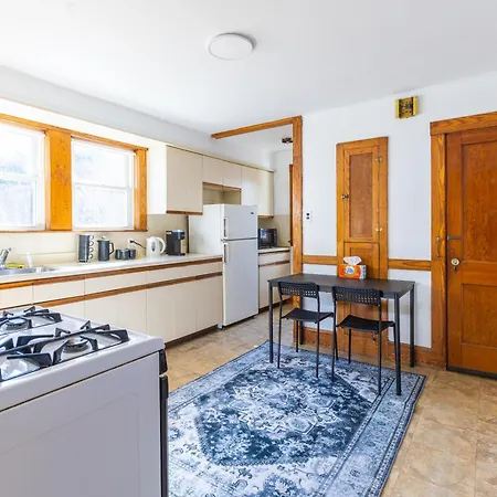 Homestay 152 Quite & Bright & Spacious In Brighton *