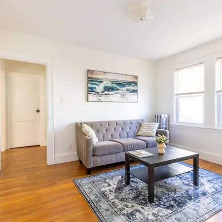 152 Quite & Bright & Spacious In Brighton * Boston
