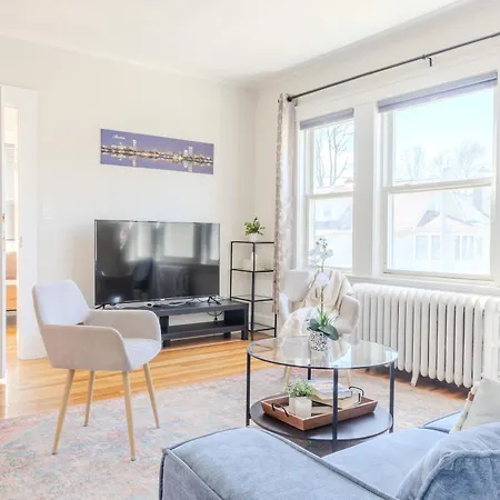 Apartment Brighton 2 Bedroom *