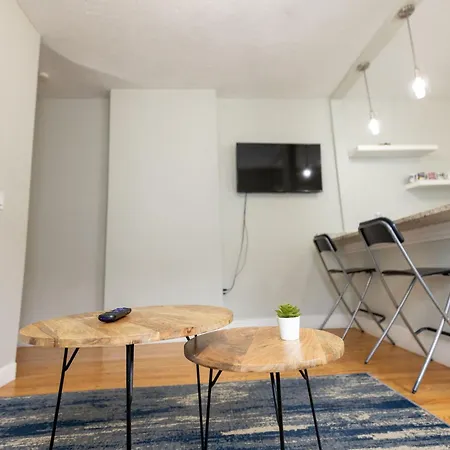 Spacious Retreat, 3br * Boston