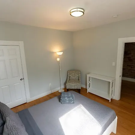 Spacious Retreat, 3br