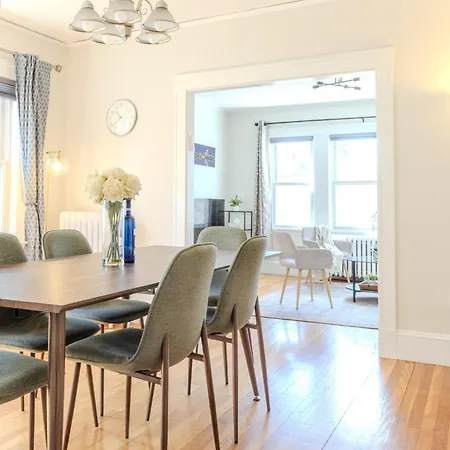 Brighton 2 Bedroom * Boston