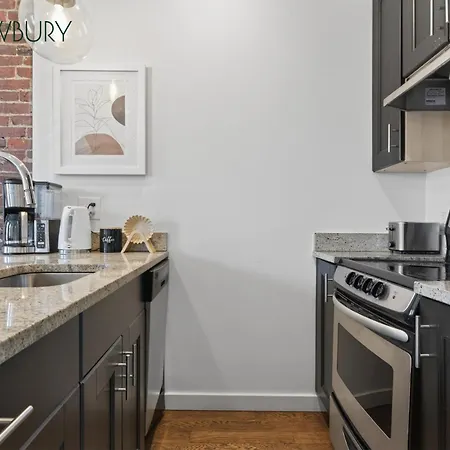 304 Newbury Street By Thatch Aparthotel
