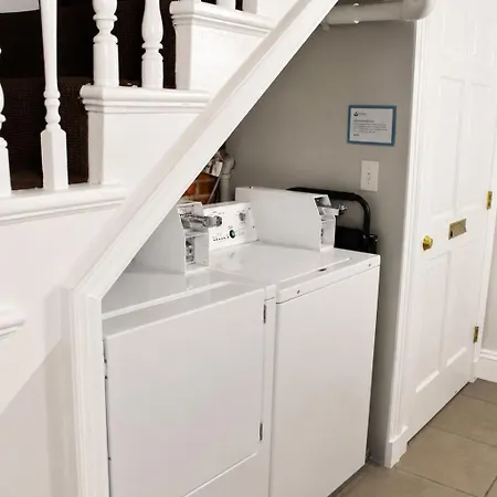 Beautiful 2bedroom In The South End - Ground Level Unit Apartment *