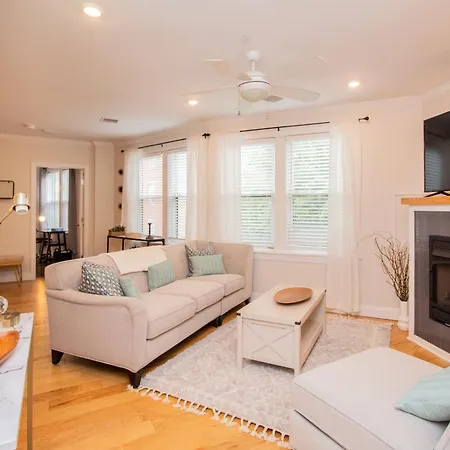 Stylish 2br W Full Kitchen, Laundry & Cen Air * Boston