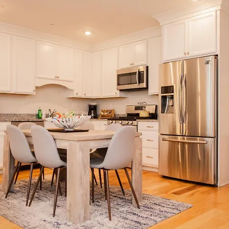 Stylish 2br W Full Kitchen, Laundry & Cen Air Boston