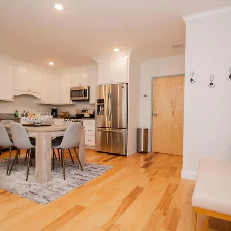 Stylish 2br W Full Kitchen, Laundry & Cen Air Boston