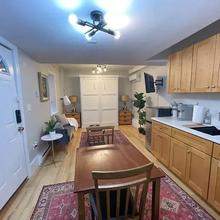 Renovated Studio, Near Hospitals, Mbta Apartment