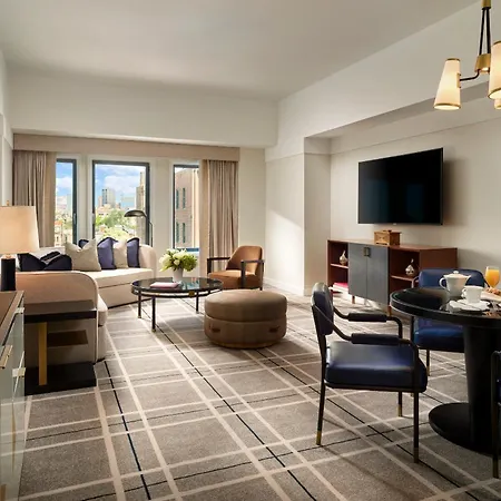 Mandarin Oriental, Hotel