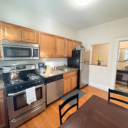 2 Bed, In Unit Laundry, College, Balcony * Boston