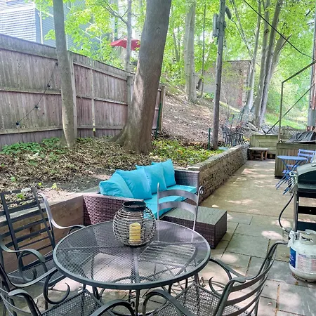Spacious 3bed, 2bath, Near Hospitals & Transports Apartment Brookline