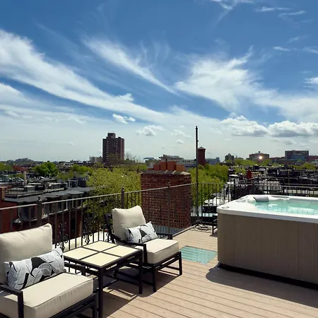 Clarendon Square Bed & Breakfast 4*