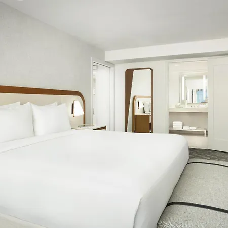 Hilton Back Bay 3*