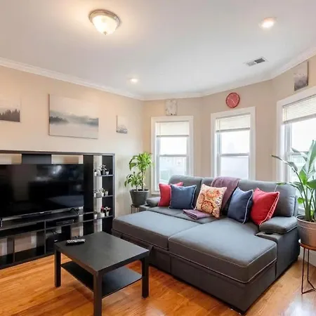 Apartment Vibrant 4br - Balcony, Bathtub, Tv Near I-95 & Pet Friendly 903 *
