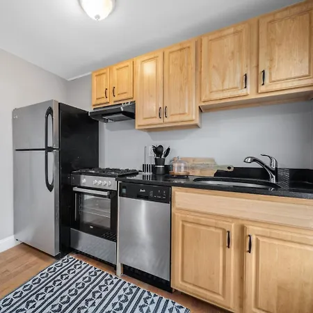 Cozy Private Room Near Red Line & Old Harbor Beach *