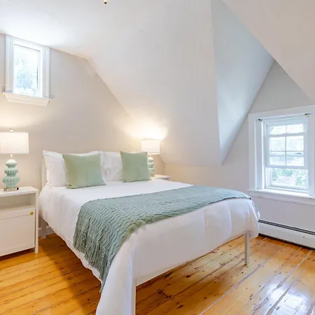 Spacious 5br Near Fenway Parking Boston