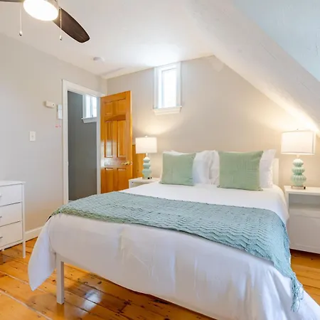 Spacious 5br Near Fenway Parking Boston
