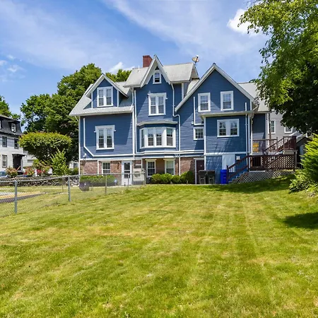 Holiday home Spacious 5br Near Fenway Parking