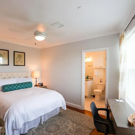 Upscale South End Walk To Northeastern Apartment