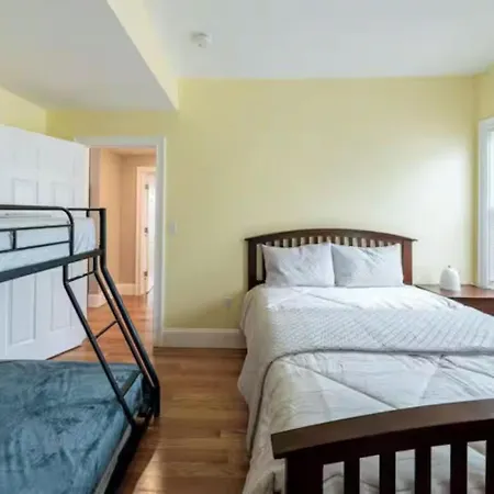 Vibrant 4br - Balcony, Bathtub, Tv Near I-95 & Pet Friendly 903 Apartment