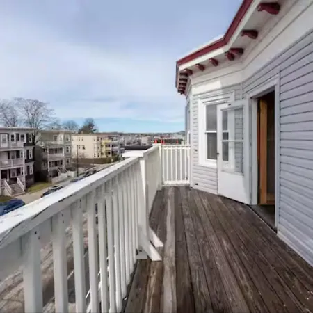 Vibrant 4br - Balcony, Bathtub, Tv Near I-95 & Pet Friendly 903 Apartment