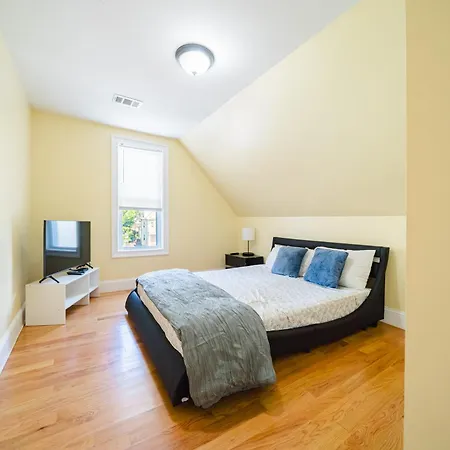 Family-Friendly 4Br Boston Stay Near Franklin Park, Free Parking, Near Mtba 233-3 * Boston