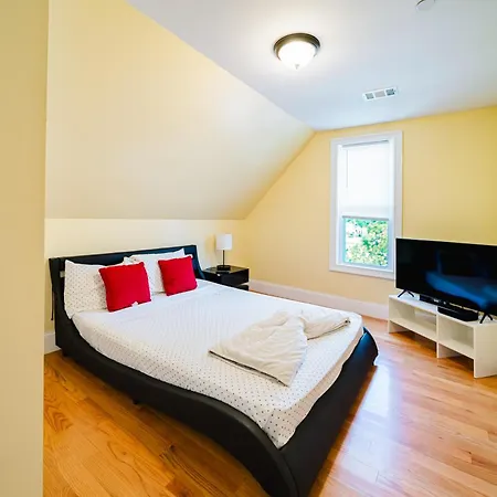 Family-Friendly 4Br Boston Stay Near Franklin Park, Free Parking, Near Mtba 233-3 * Boston